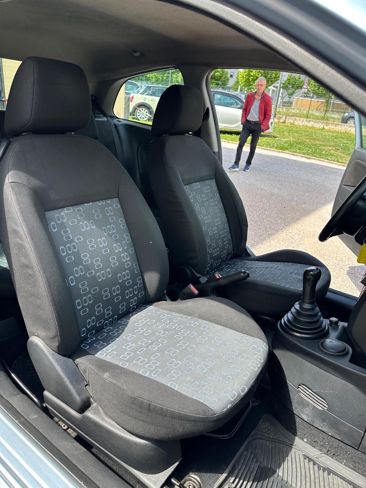 Ford Fiesta 1.4 TDCi 3p. Ghia ok neopatentati