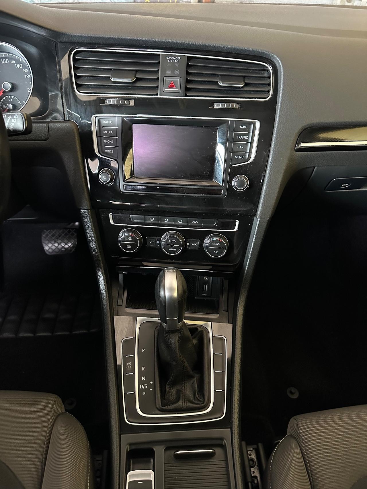 Volkswagen Golf 1.6 TDI DSG 5p. Highline cinghia fatta