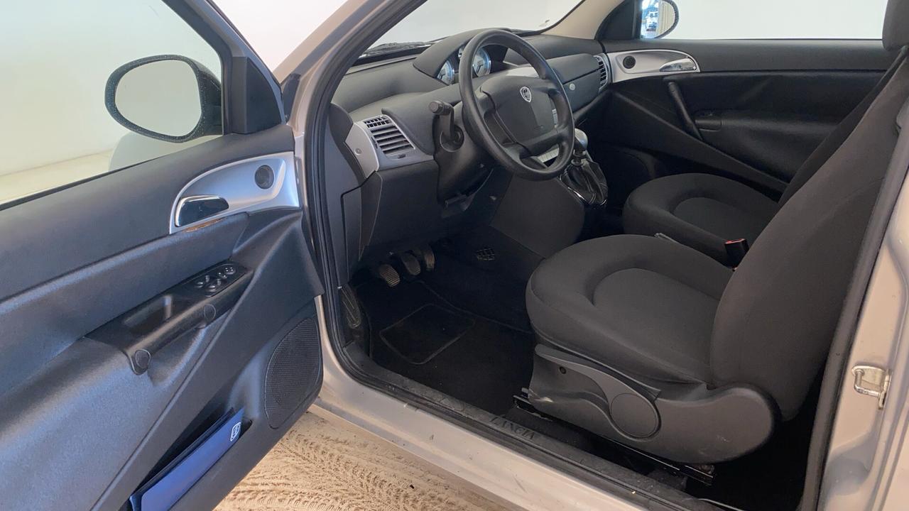 Lancia Ypsilon 1.2 69 CV Argento
