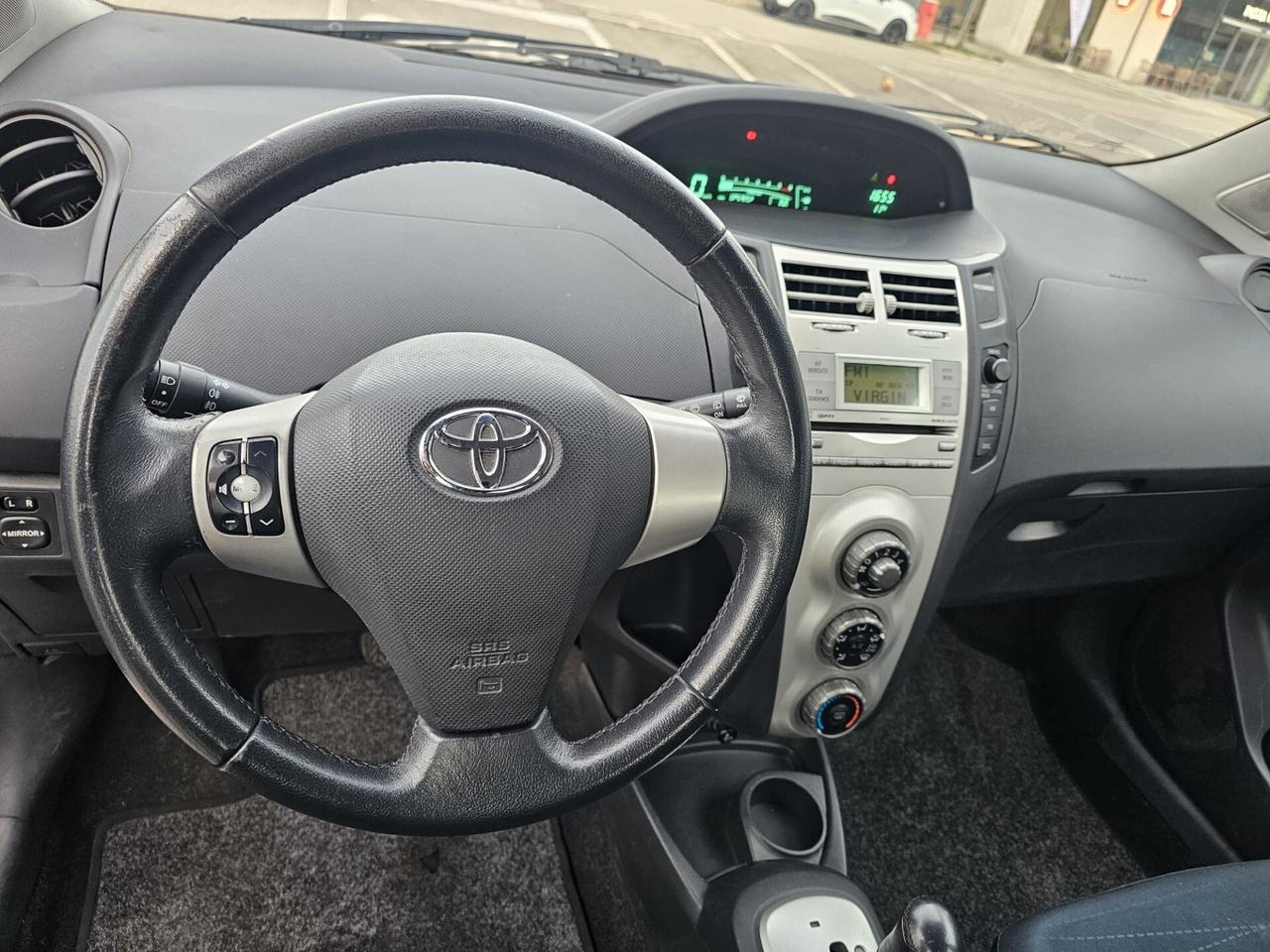 Toyota Yaris 1.4 automatica