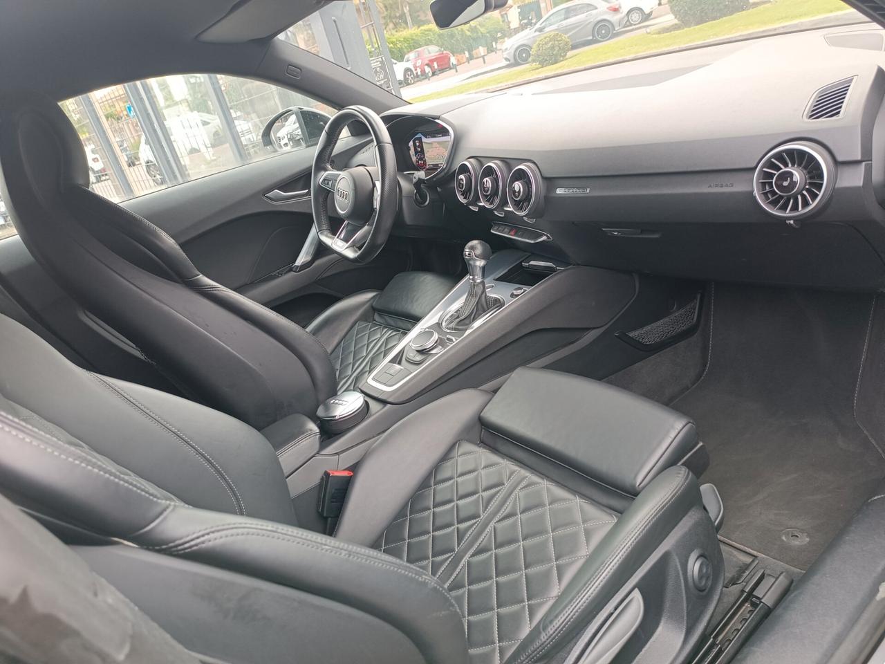 Audi TT Coupé 2.0 TFSI S line