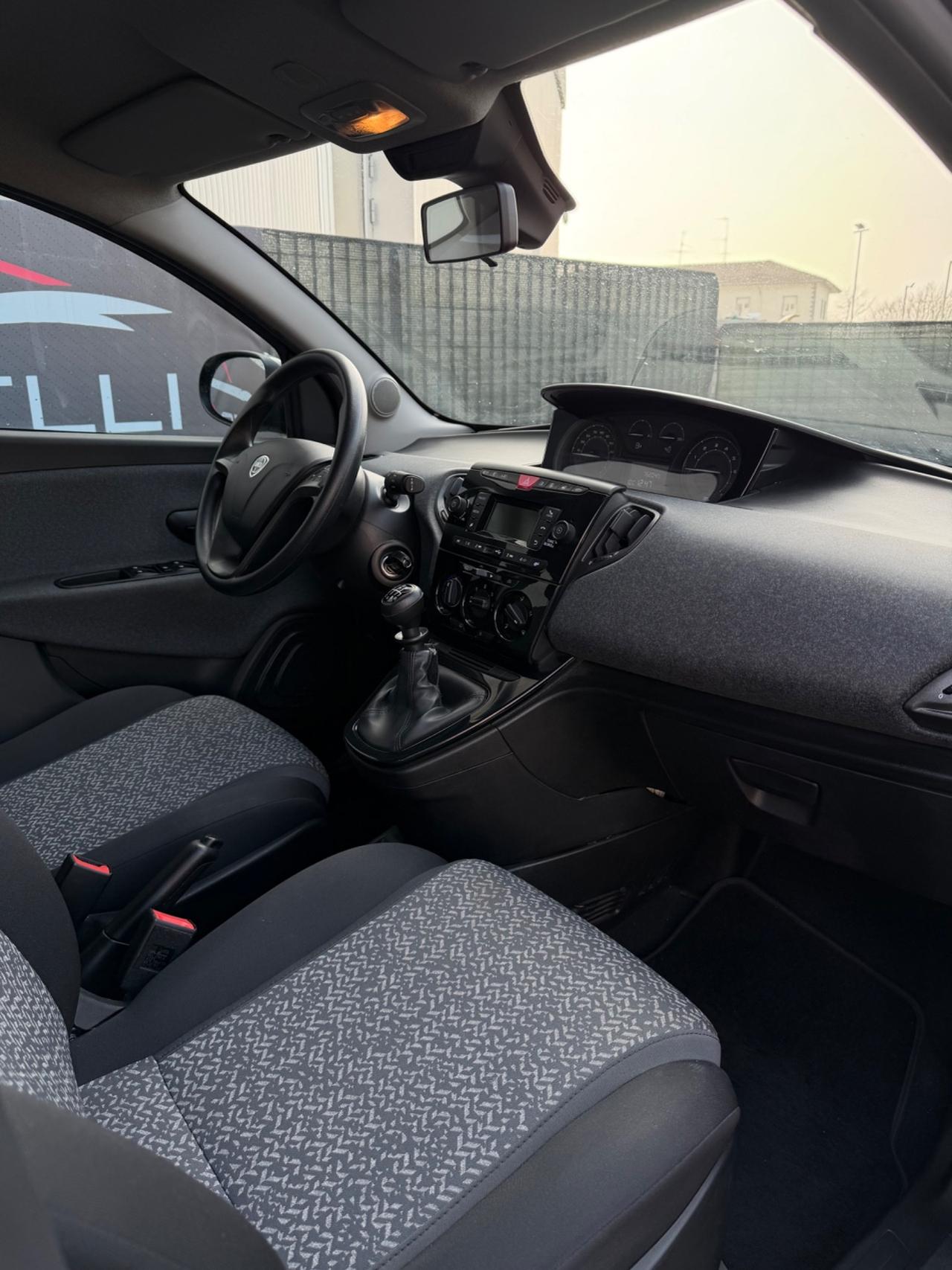 Lancia Ypsilon 1.0 FireFly 5 porte S&S Hybrid Silver Plus PREZZO REALE