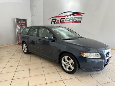 Volvo V50 D2 R-design