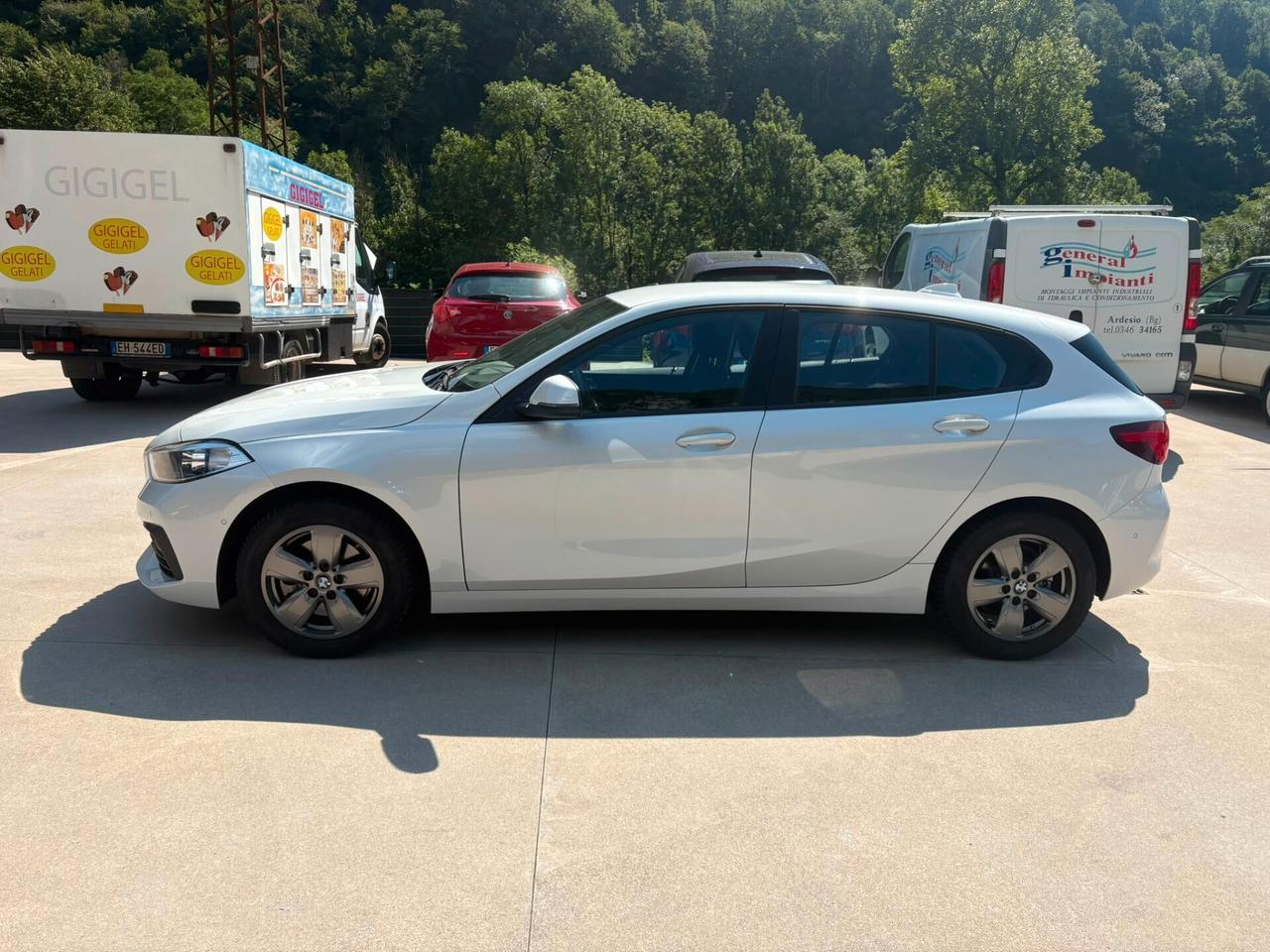 Bmw 116 116d 5p. Business Advantage
