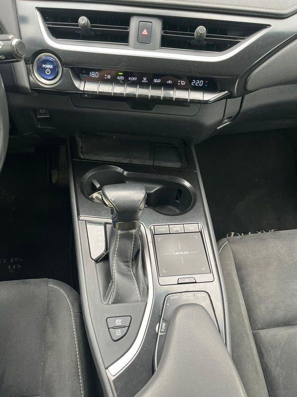 Lexus UX Hybrid 4WD Executive