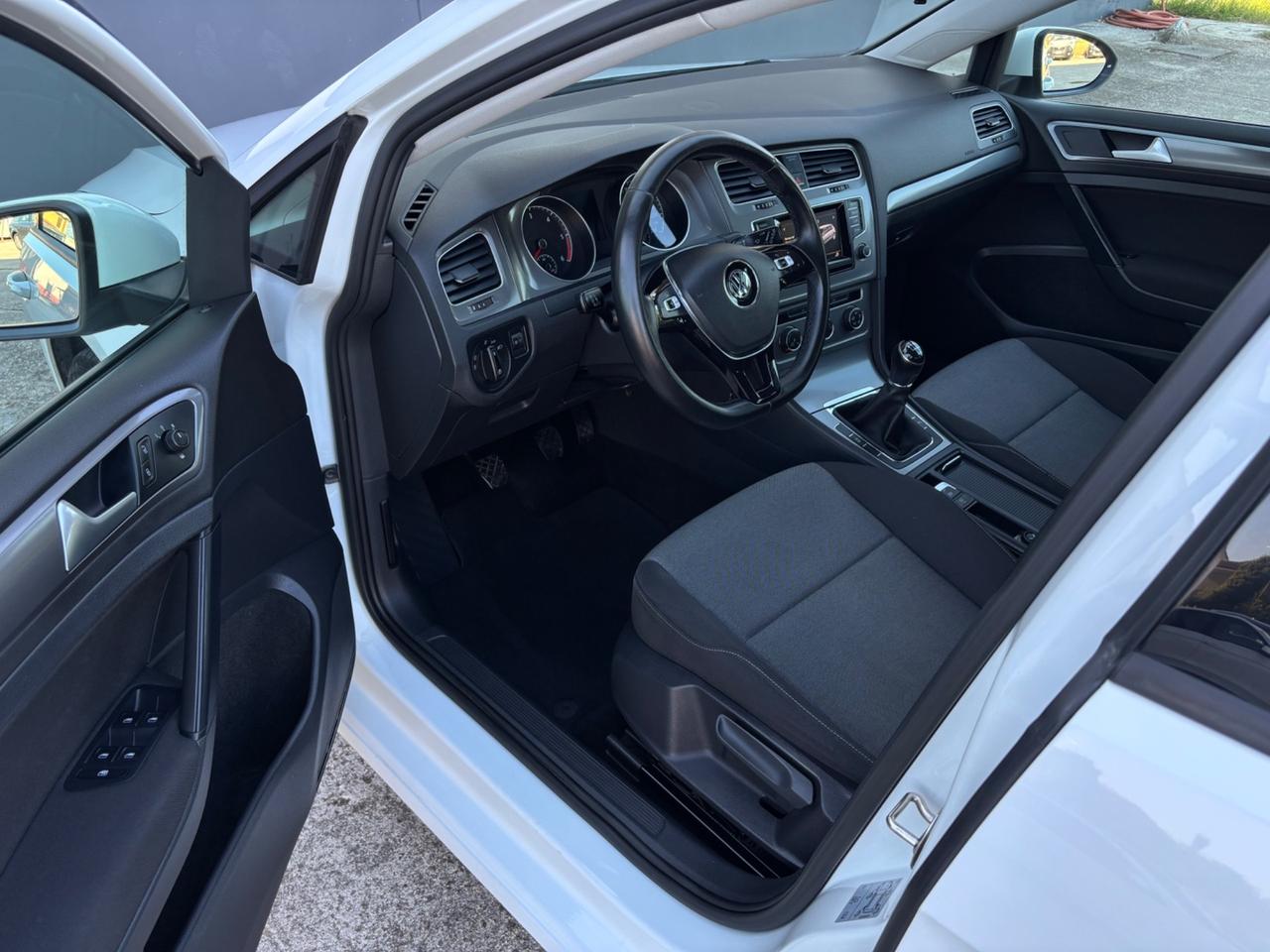 Volkswagen Golf 1.6 TDI. Neopatentati. Garanzia 12m