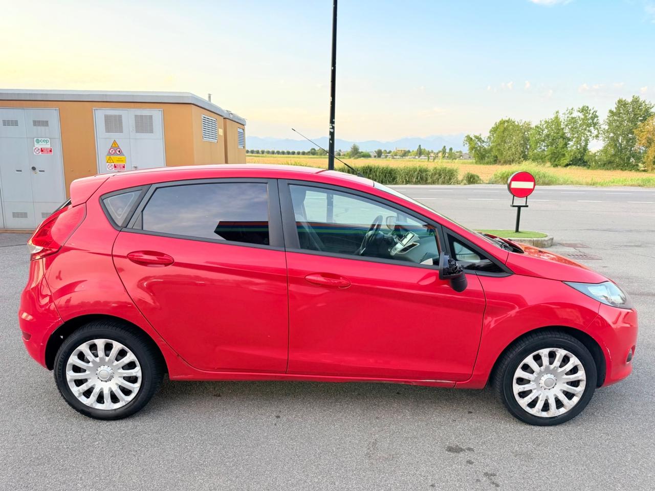 Ford Fiesta 1.4 5 Porte Motore NUOVO