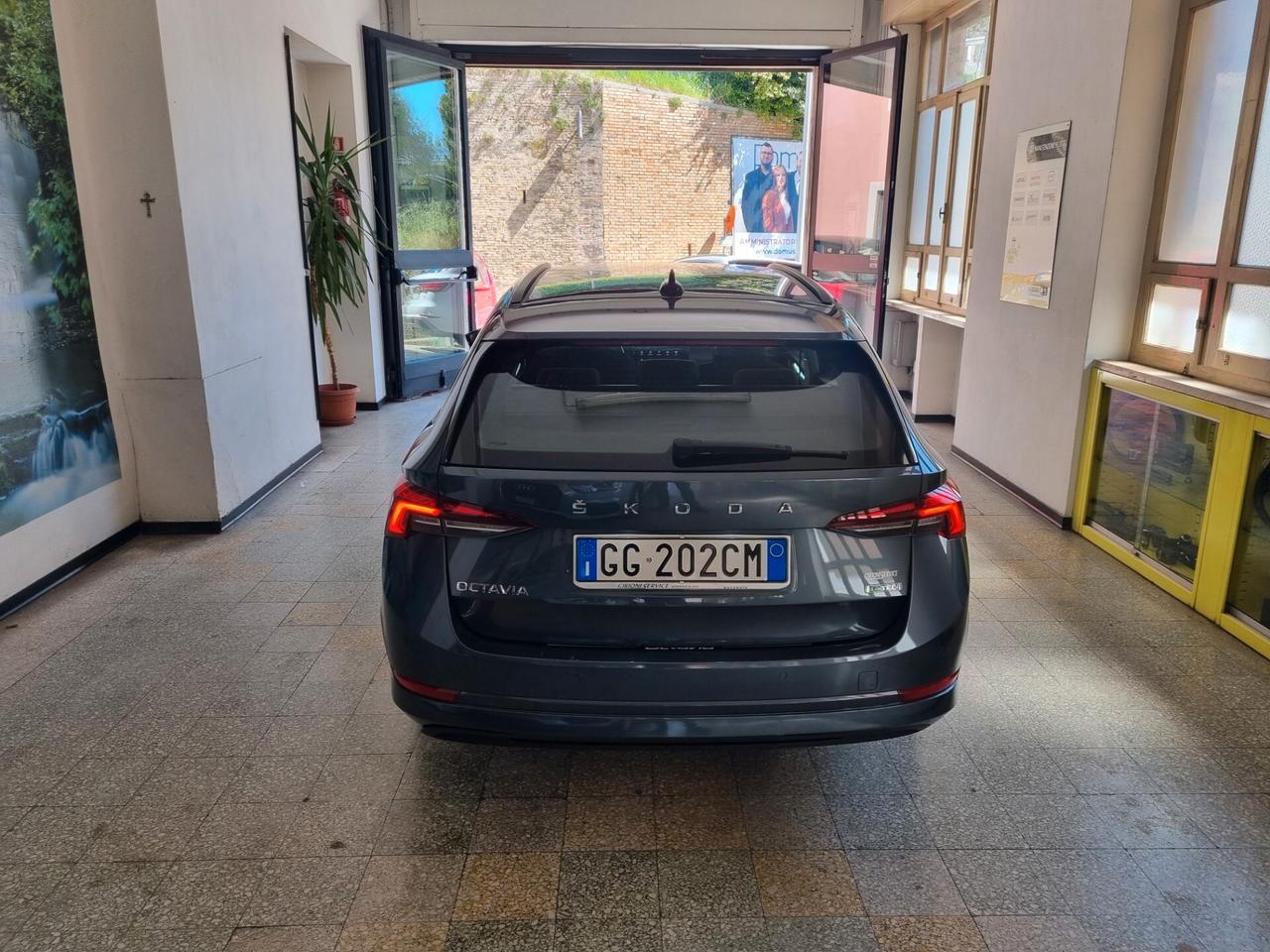 Skoda Octavia 1.5 G-TEC DSG Wagon FULL LED, NAVI