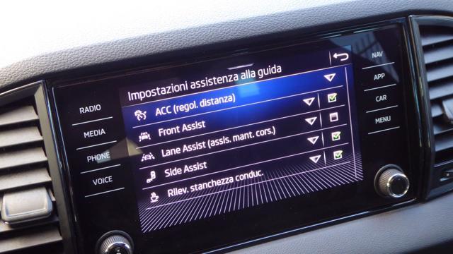 SKODA Karoq 1.6 TDI SCR DSG SportLine
