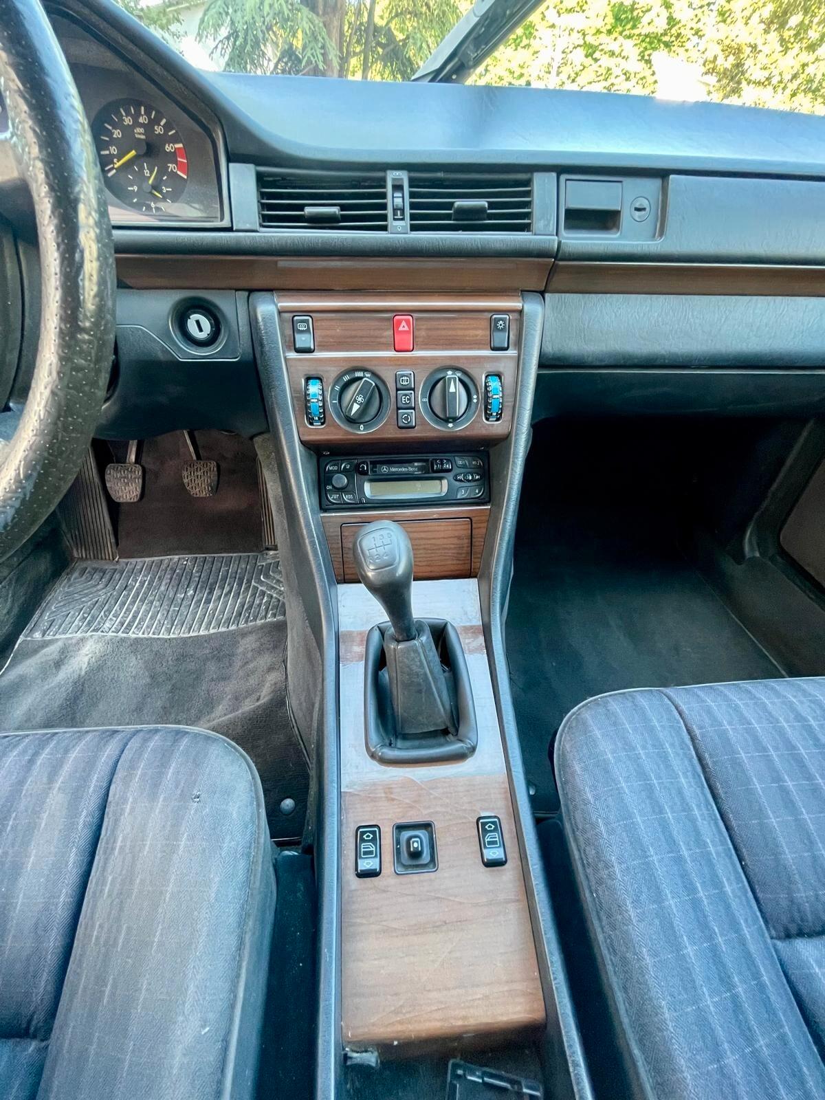 Mercedes-benz W124 200E - 1989