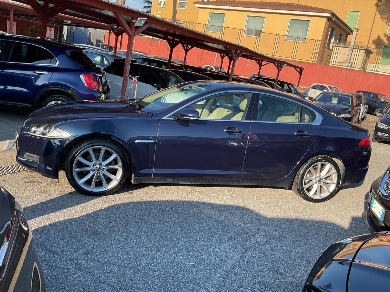 XF 3.0 D V6 Premium Luxury-unipro-rate-garanzia-