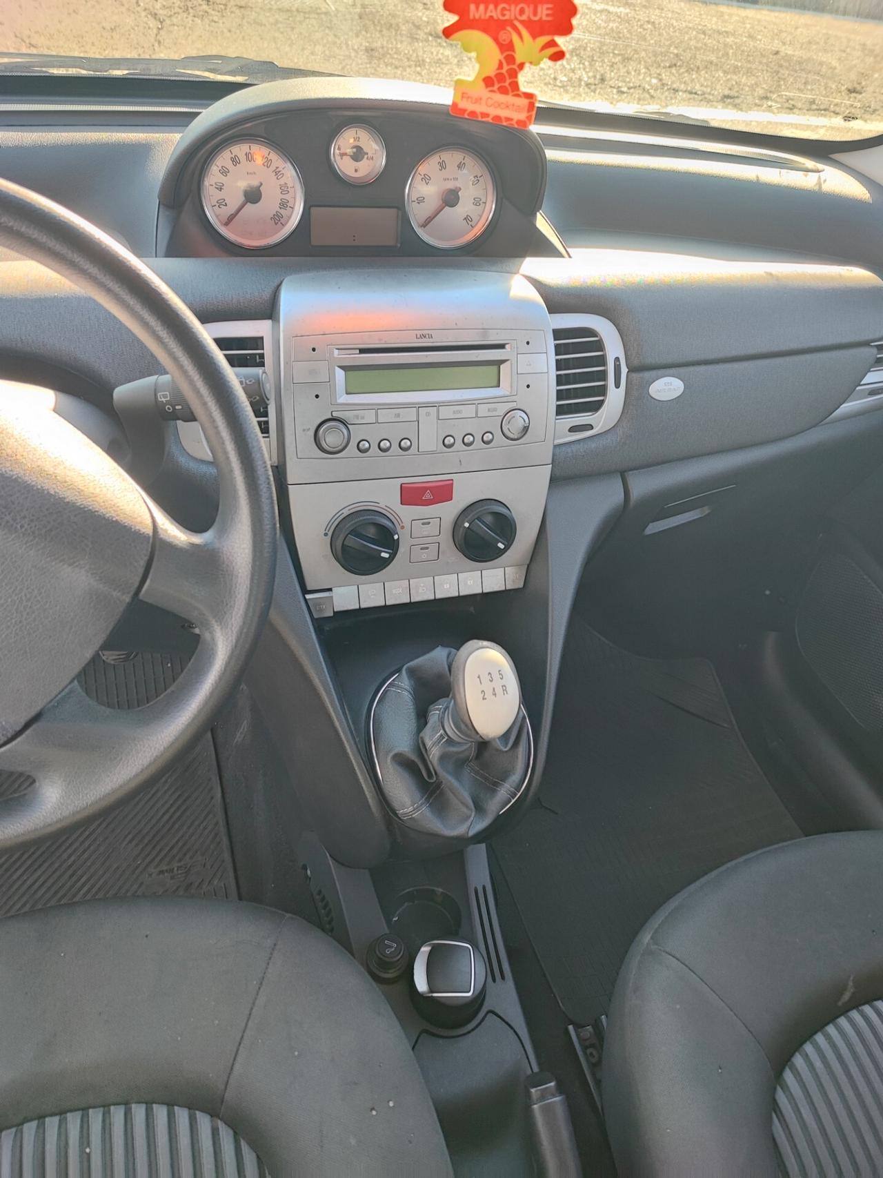 Lancia Ypsilon 1.2 Argento