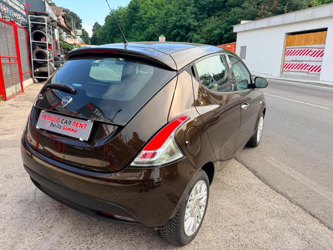 Lancia Ypsilon 1.2 69 CV 5 porte Platinum