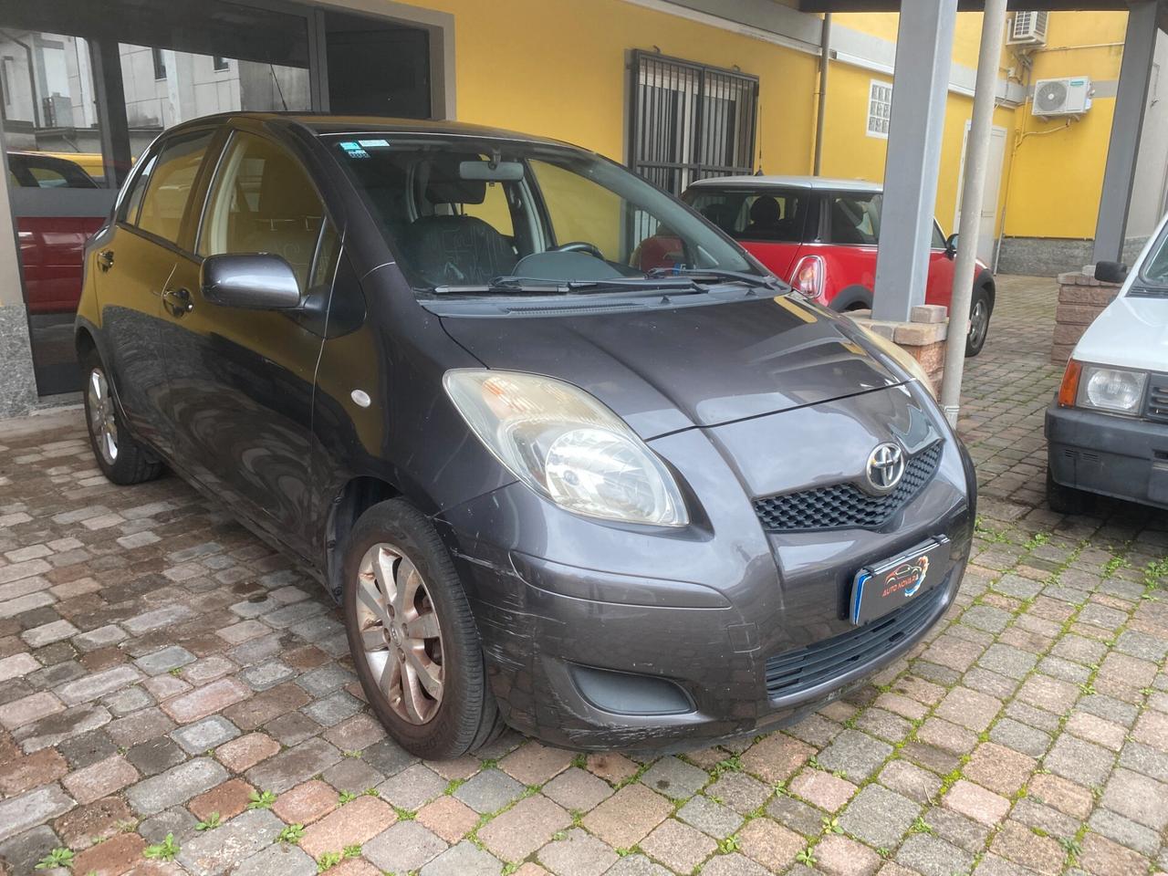 Toyota Yaris 1.0 5 porte Now benzina NEOPATENTATI