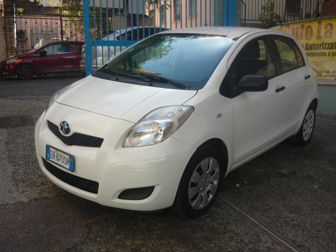 Toyota Yaris 1.0 5 porte Now
