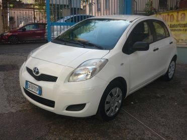 Toyota Yaris 1.0 5 porte Now