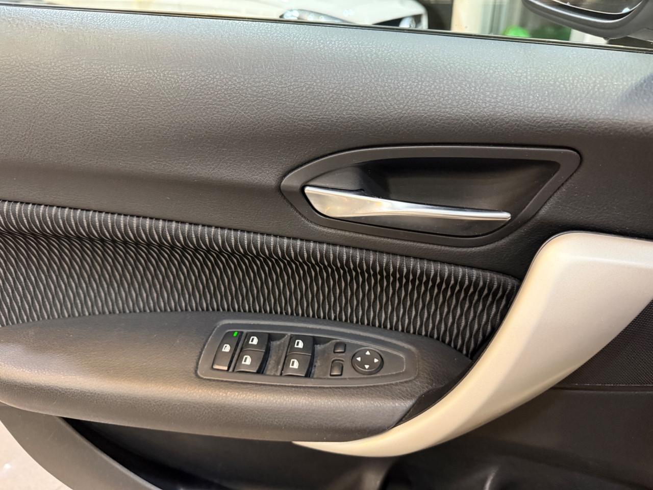 Bmw 116 116i 5p. Urban