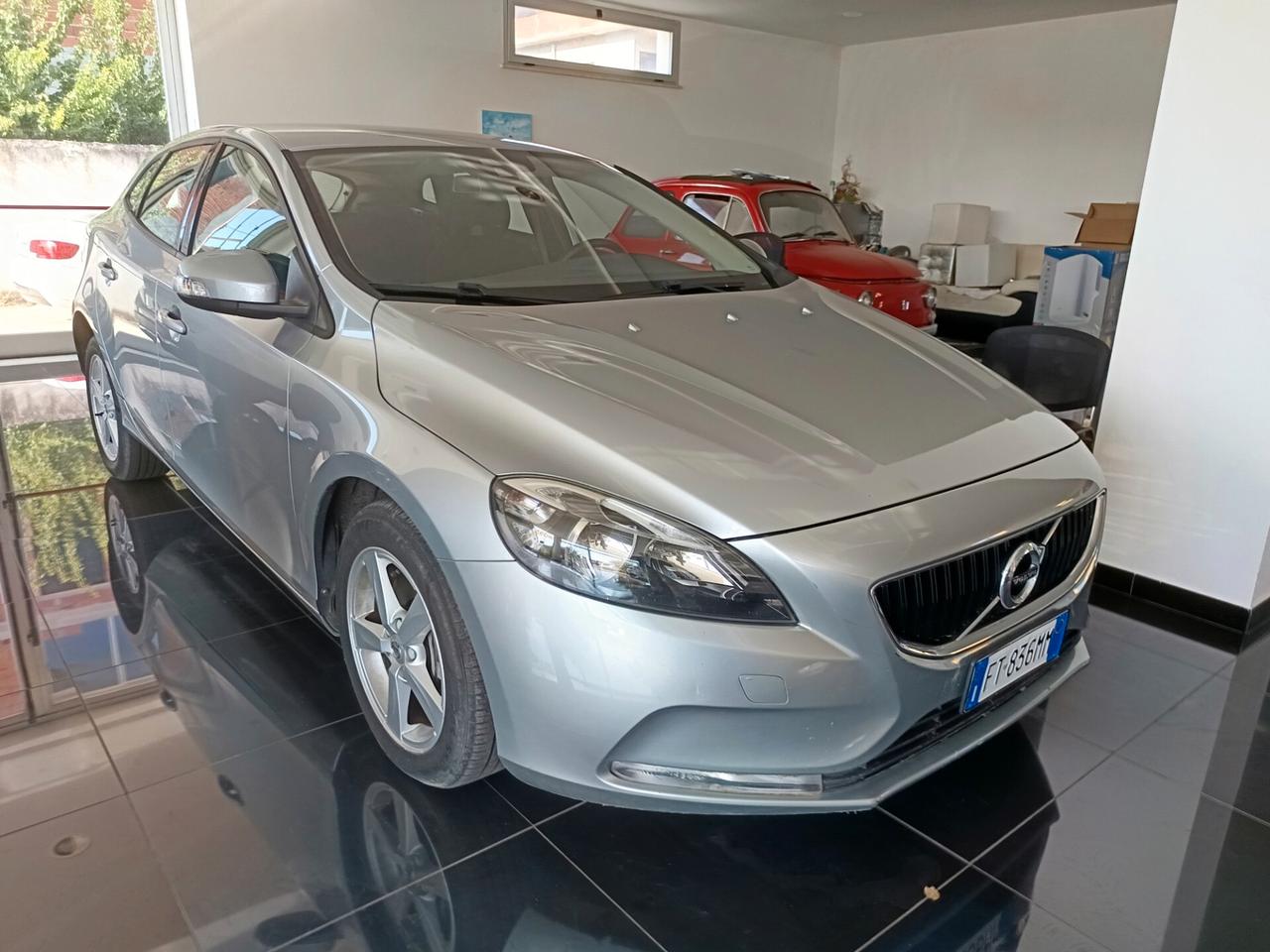 Volvo V40 D2 R-design automatica