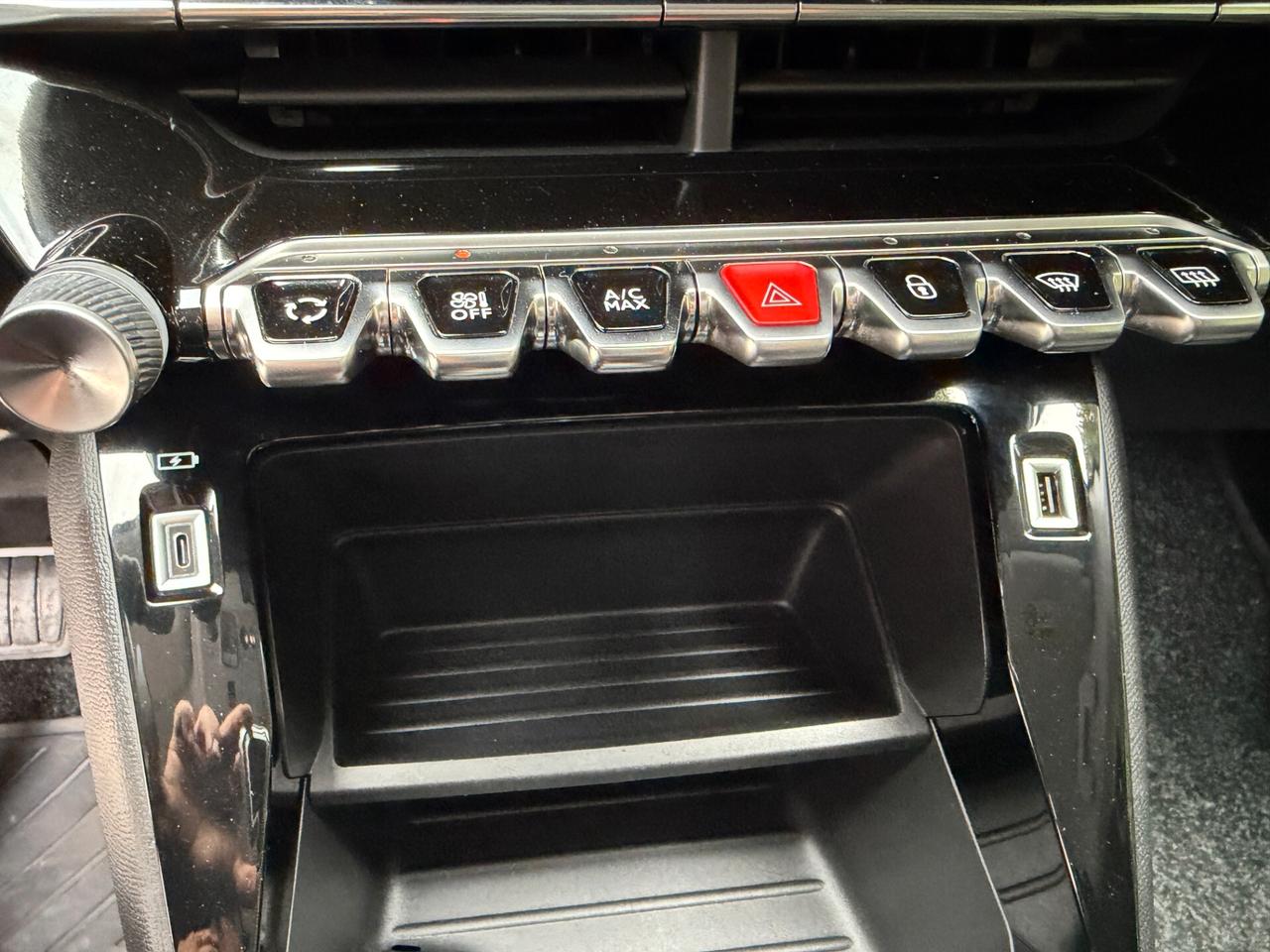 Peugeot 208 motore elettrico 136 CV 5 porte Active