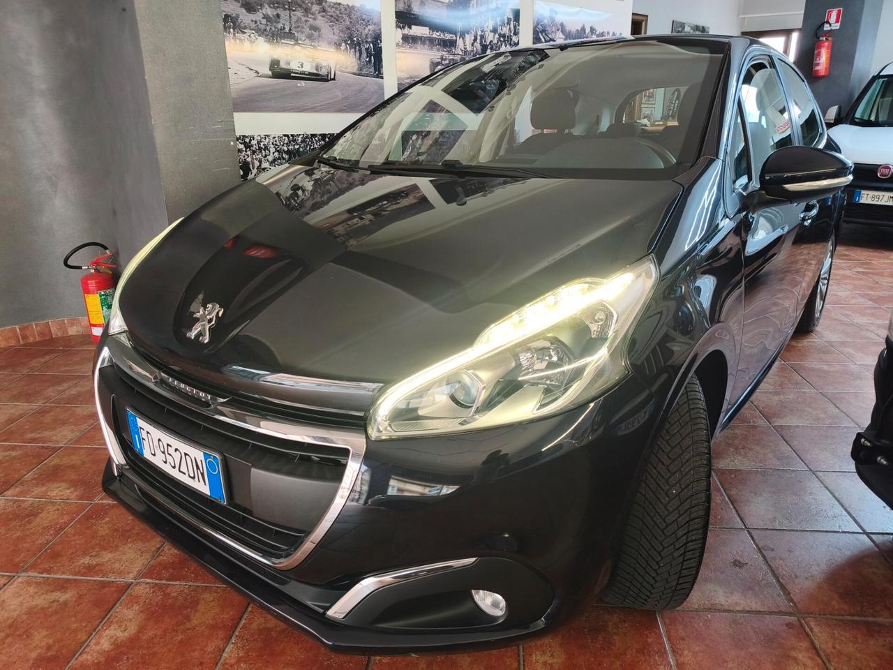 Peugeot 208 1.6 diesel 75CV FULL OPTIONAL