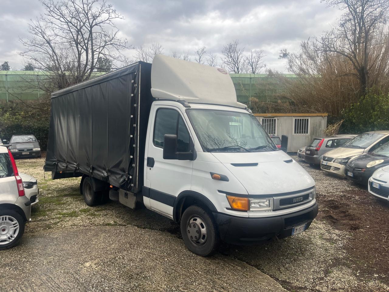 Iveco Carroattrezzi chiuso Daily Motore RIFATTO