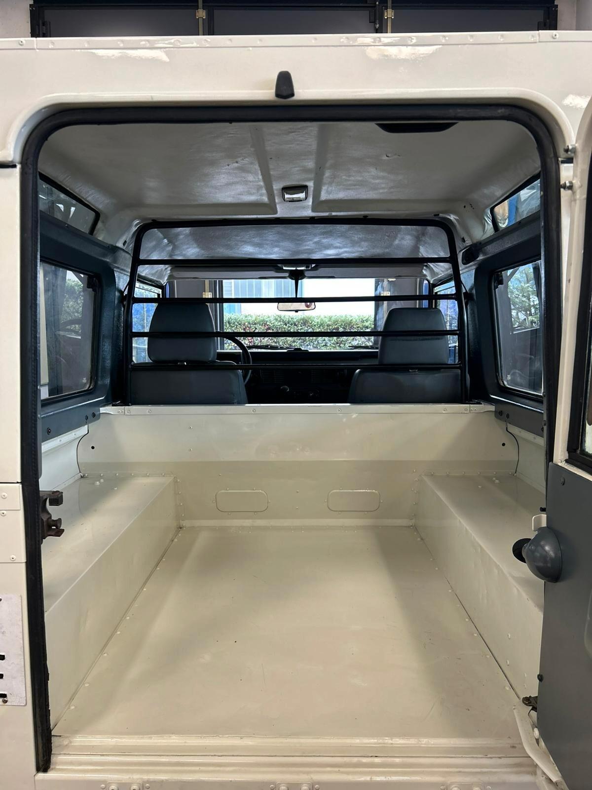 Land Rover Defender 90 2.5 Td5