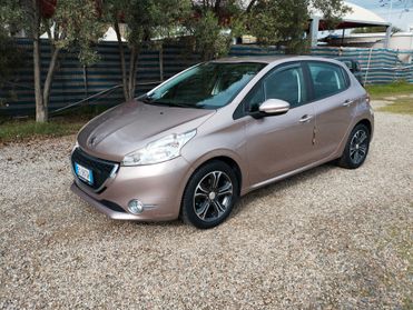 Peugeot 208 1.4 HDi 68 CV 5 porte Allure