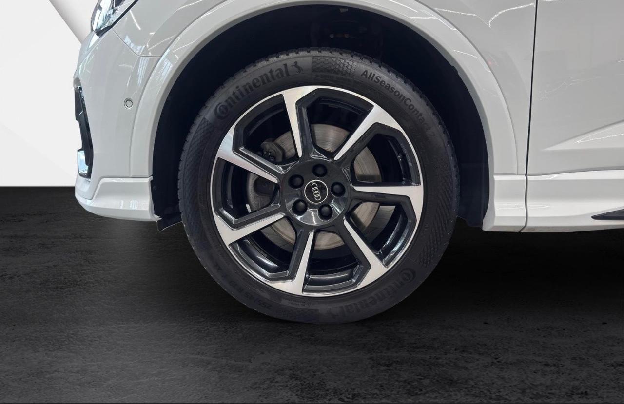 Audi Q3 45 TFSI S tronic S LINE interno esterno Cerchi Sonos
