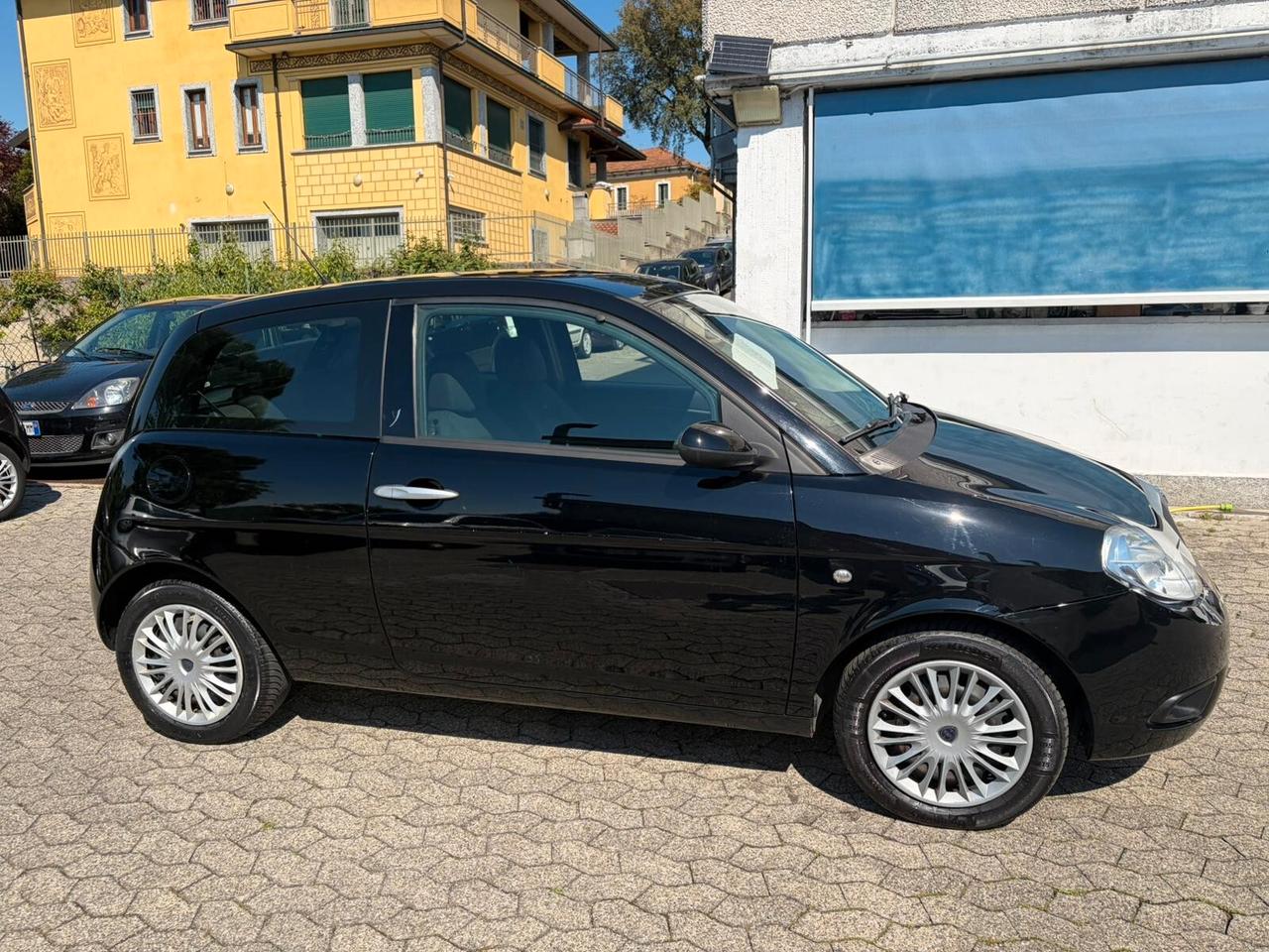 Lancia Ypsilon 1.3 MJT 75 CV Argento*NEOPATENTATI