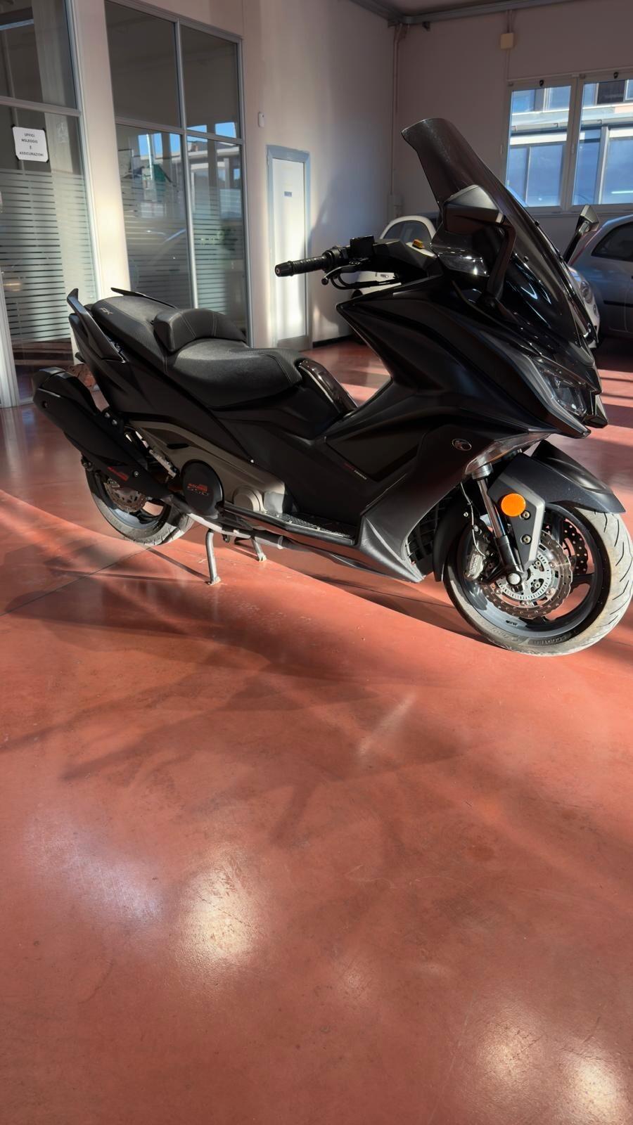 Kymco AK 550
