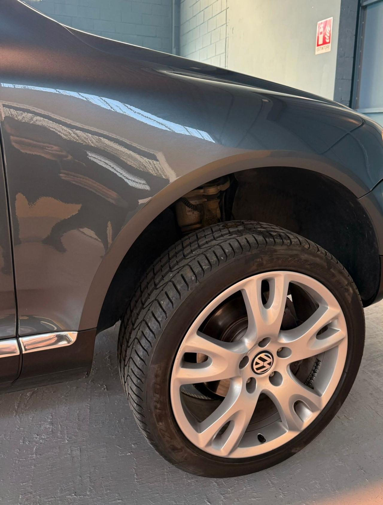 INTROVABILE TOUAREG 4.2 V8 ASI E GANCIO TRAINO