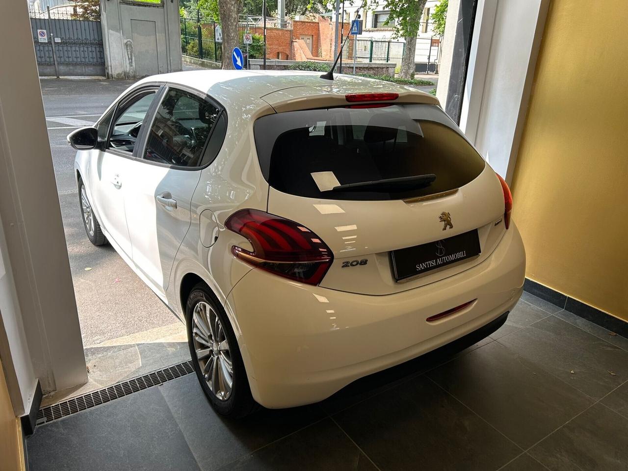 Peugeot 208 PureTech 82 5 porte Allure