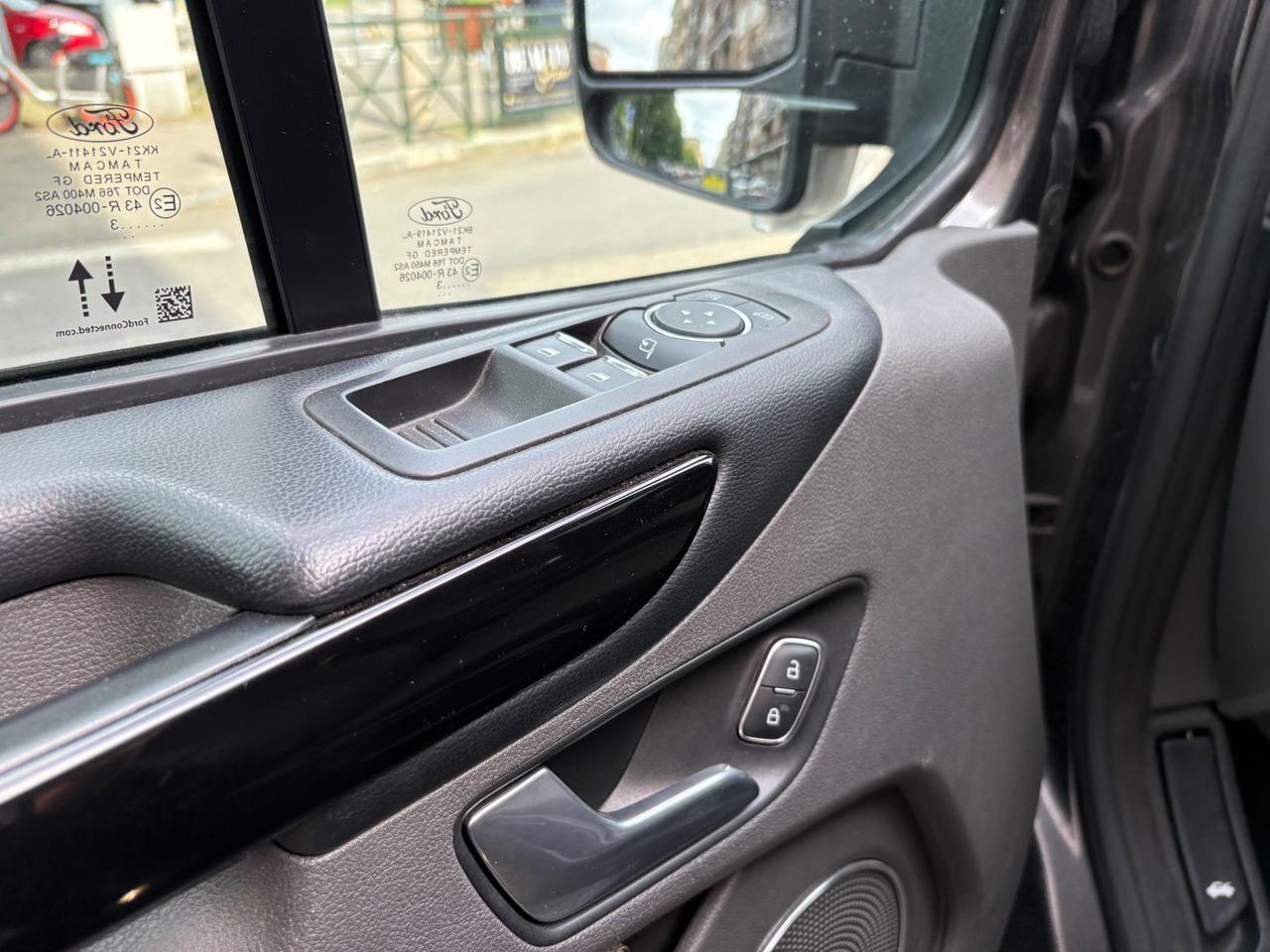 Ford Tourneo Custom 2.0 EcoBlue Titanium