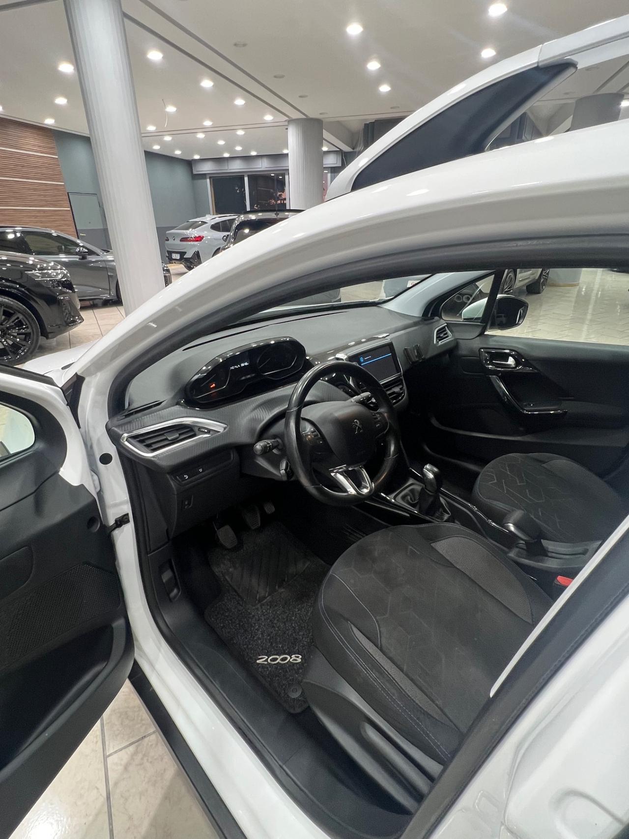 Peugeot 2008 BlueHDi 100 S&S Signature