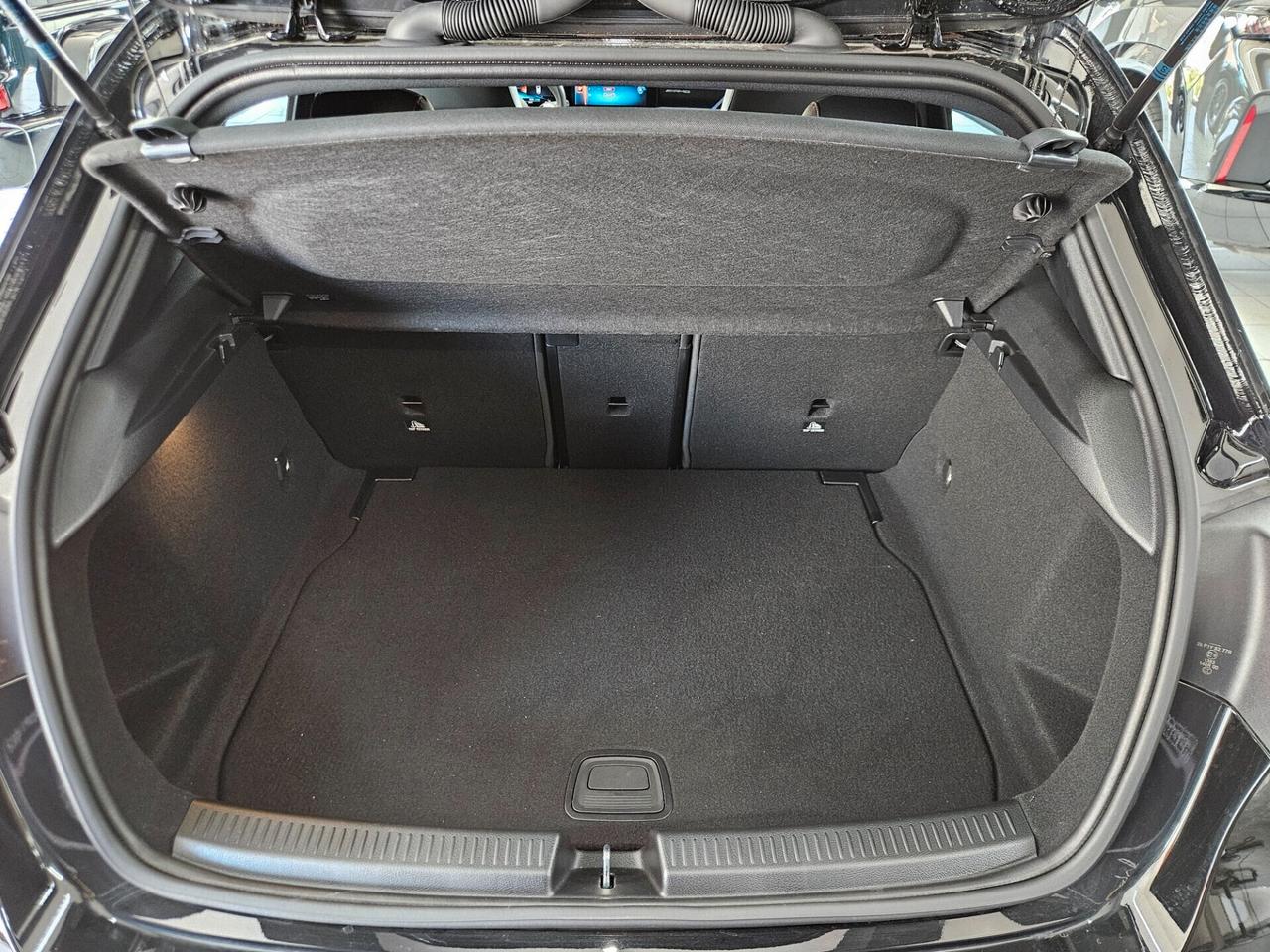 Mercedes-Benz A 35 AMG Line Premium 4matic auto