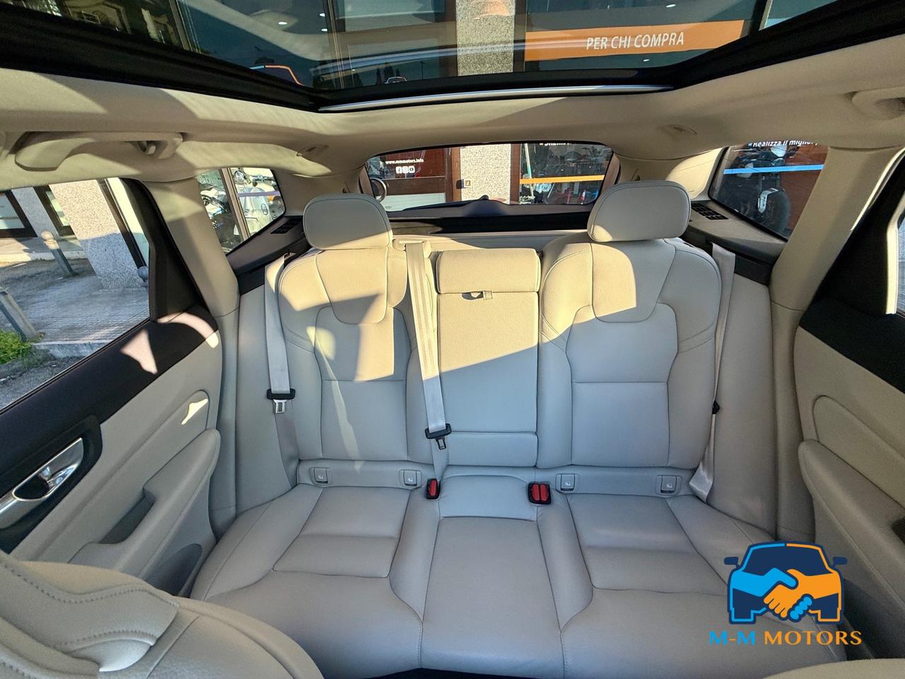 VOLVO XC60 N1 2.0 B4 d Ultimate Dark awd auto