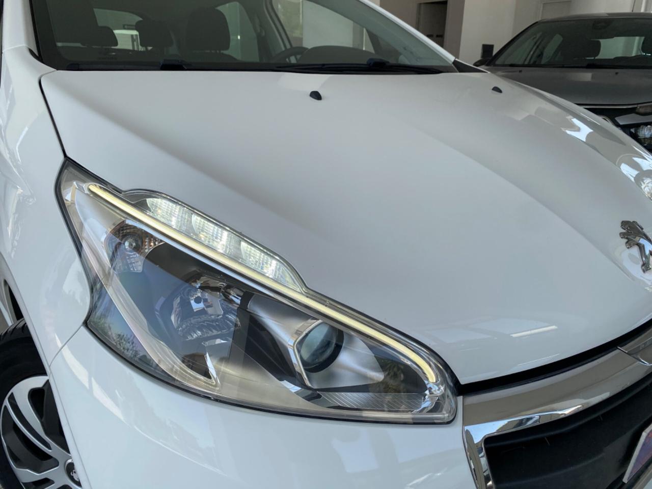Peugeot 208 PureTech 5P ALLURE NAVI/FULL LED2020