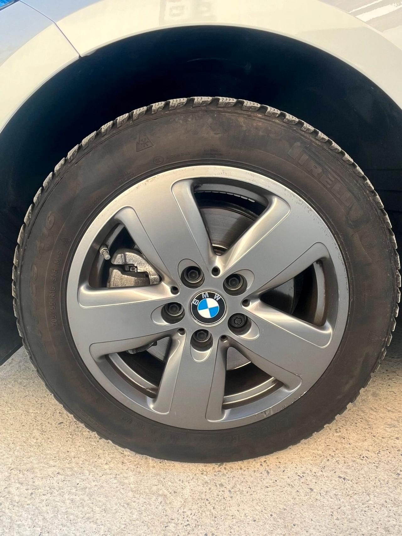 Bmw 116 116d 5p. Business Advantage