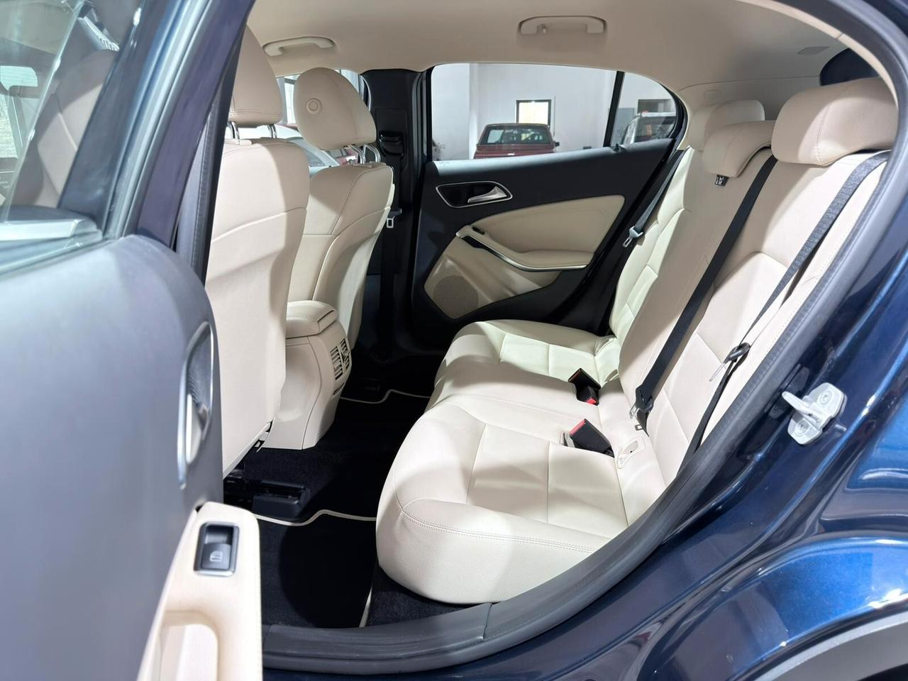 MERCEDES GLA 180d PREMIUM MANUALE 2017