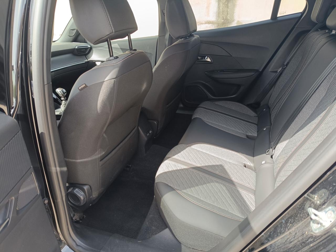 Peugeot 2008 PureTech 100 S&S Allure