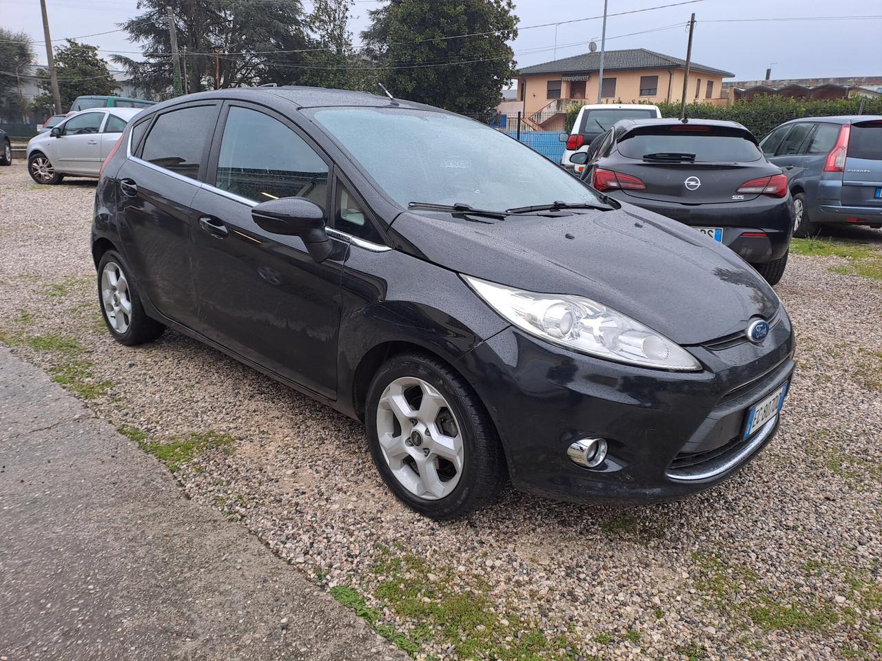 Ford Fiesta 1.4 TDCi 68CV 5 porte Titanium