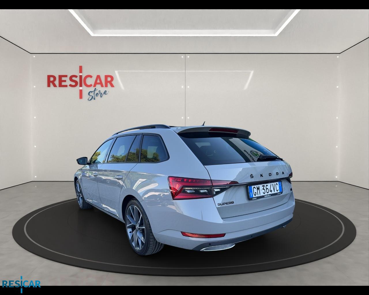 Skoda Superb Wagon iV 1.4 tsi phev Sportline dsg