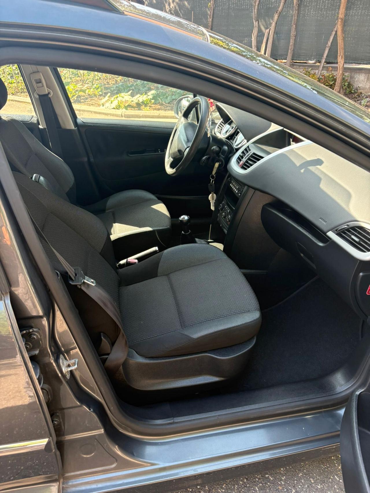 Peugeot 207 1.6 HDi Distribuzione e frizione fatte