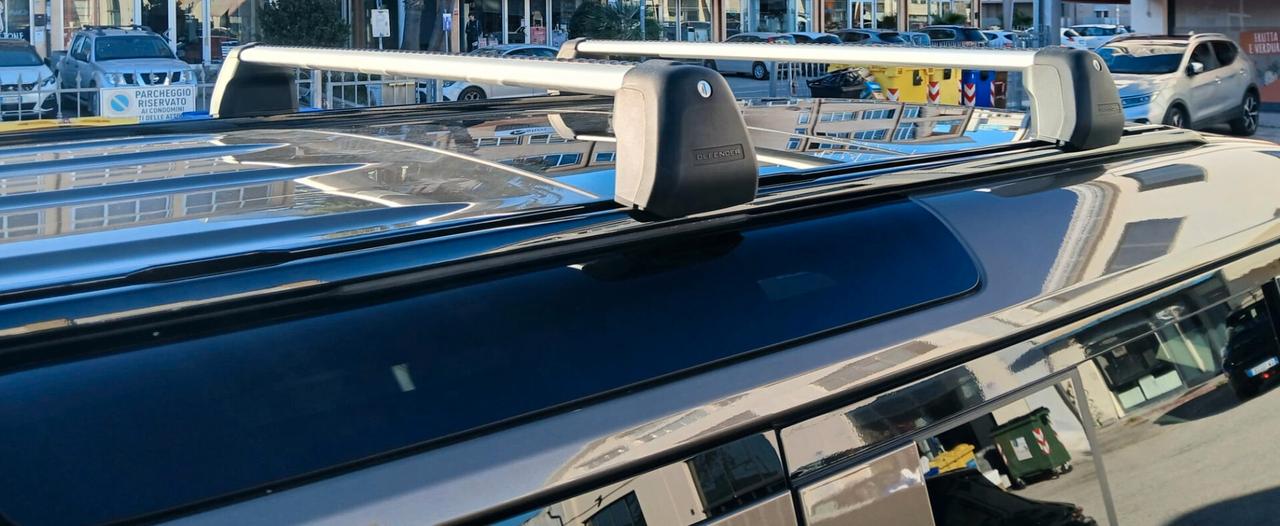 LAND ROVER Defender 110 3.0D I6 200 CV AWD Auto X-Dynamic SE (147 kw)