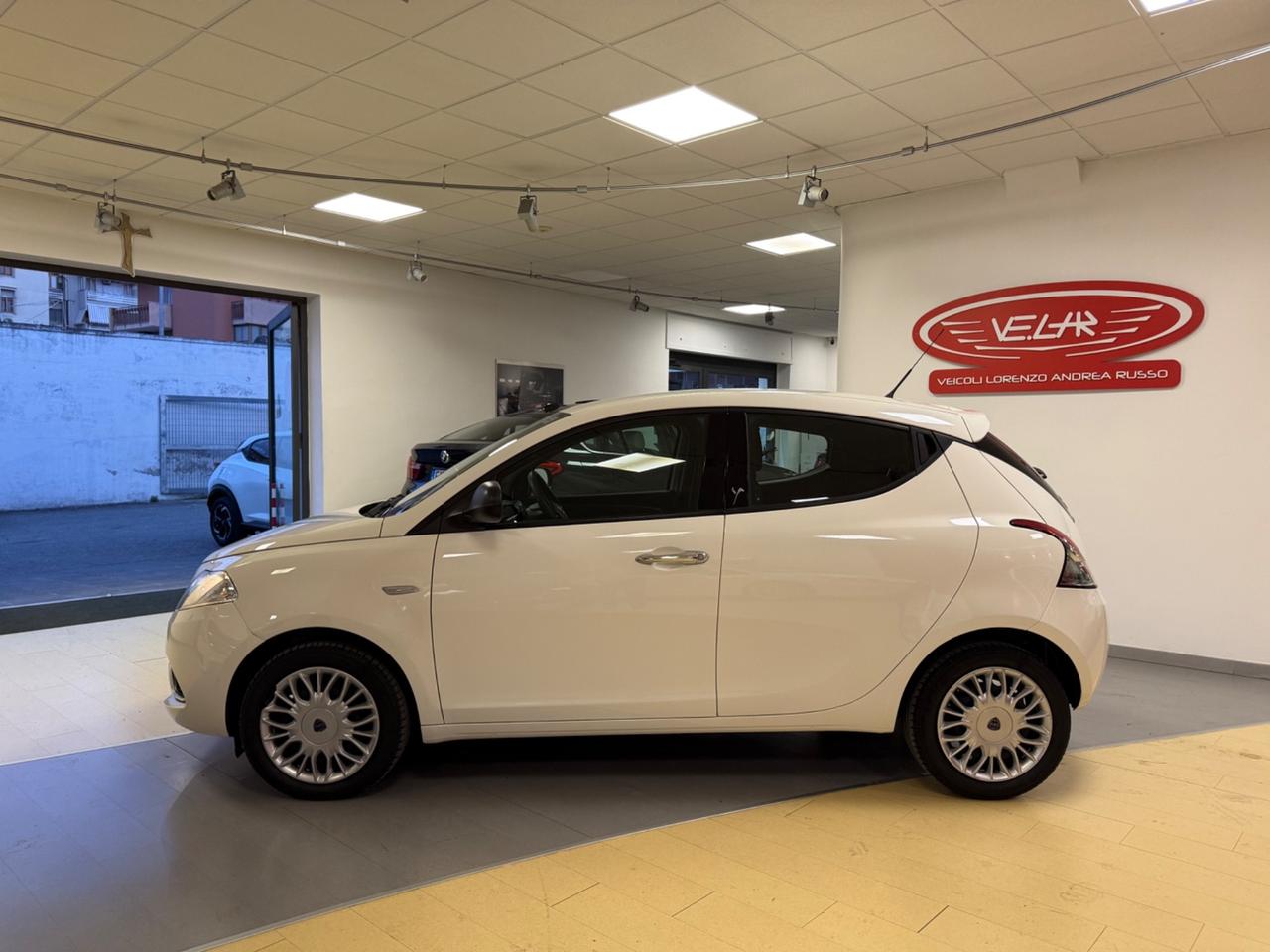 Lancia Ypsilon 1.3 MJT 16V 95 CV 5 porte S&S Silver