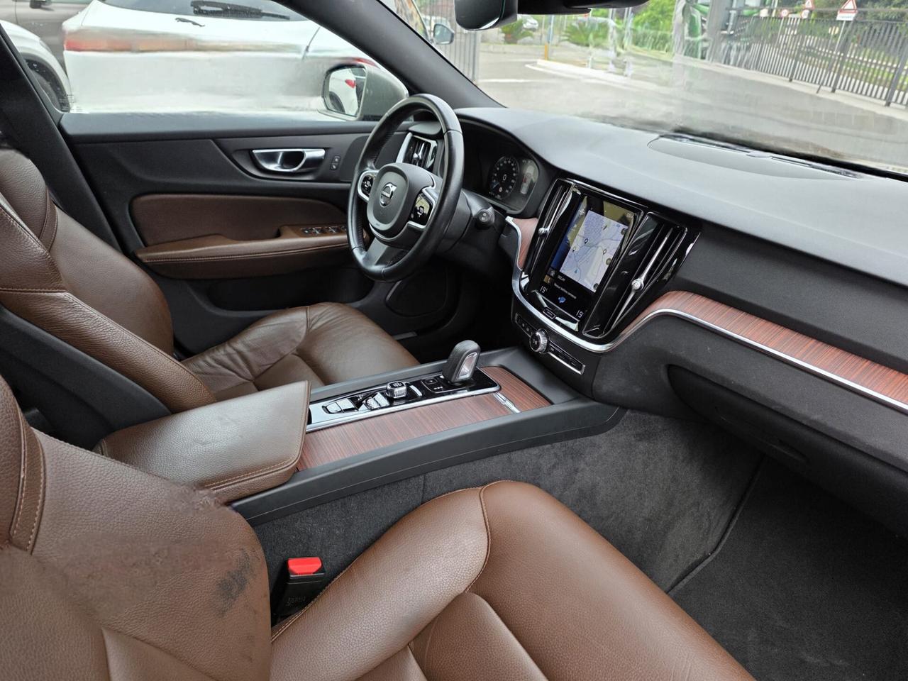 Volvo V60 Cross Country B4 (d) AWD automatico Plus