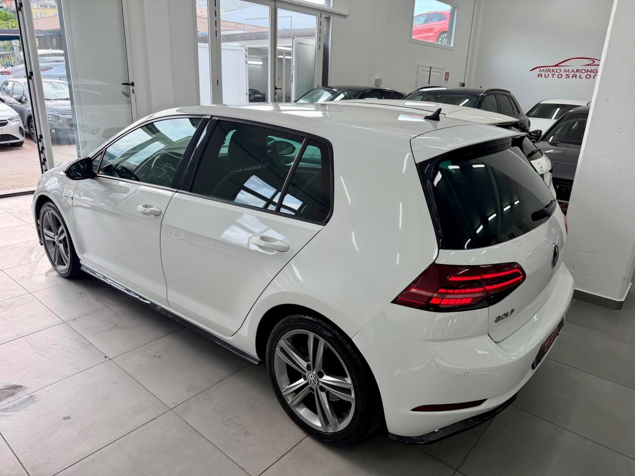VW GOLF 1.6 TDI 115 CV R LINE finanziabile