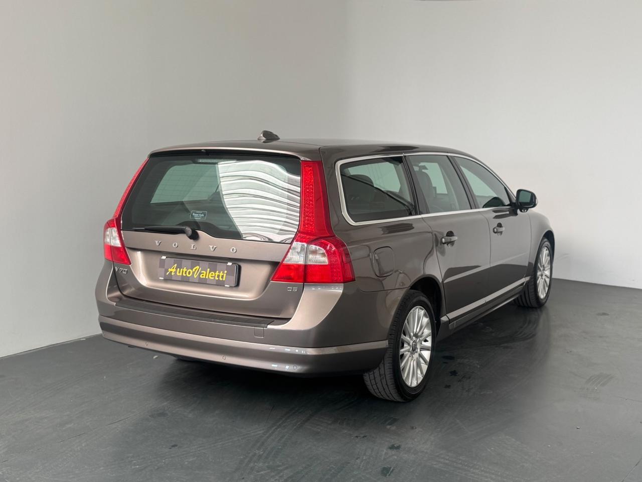 Volvo V70 2.4 D5 Summum