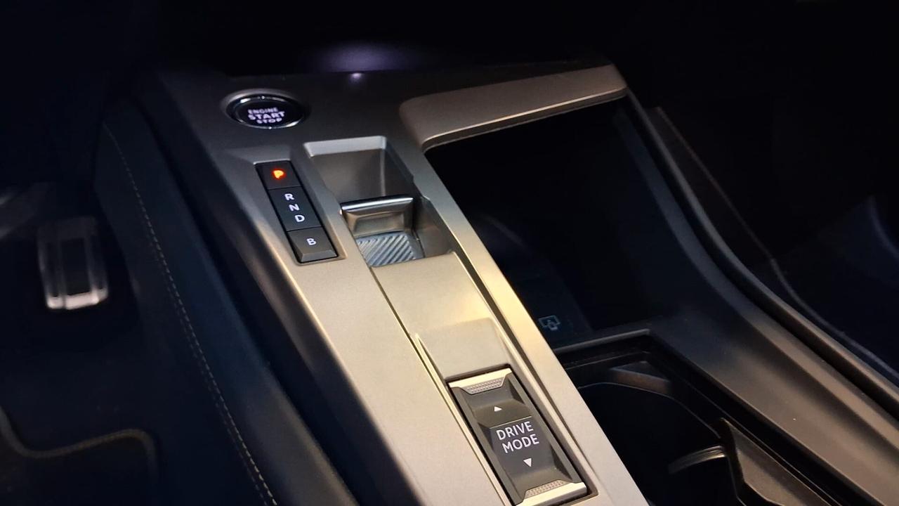 Peugeot 308 Plug-in Hybrid 225 e-EAT8 SW GT