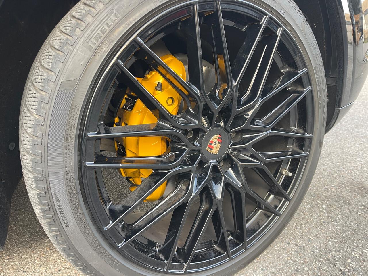 PORSCHE CAYENNE 3.0 BENZINA 250KW EURO6D UNI PROP